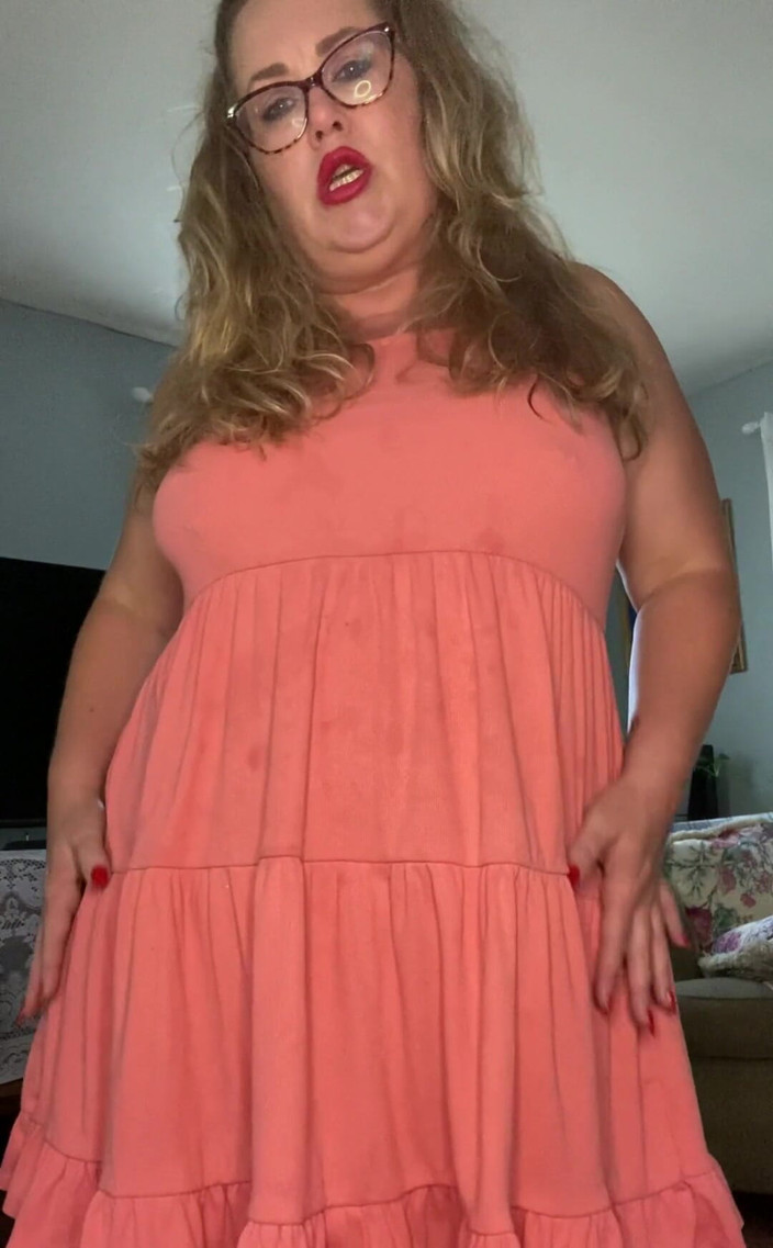 Lily Bay: Nggak pakai celana dalam hanya untukmu