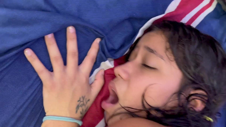 Aida cortez: Moje malá nevlastní sestra mě překvapí, když se nahrává, zatímco...