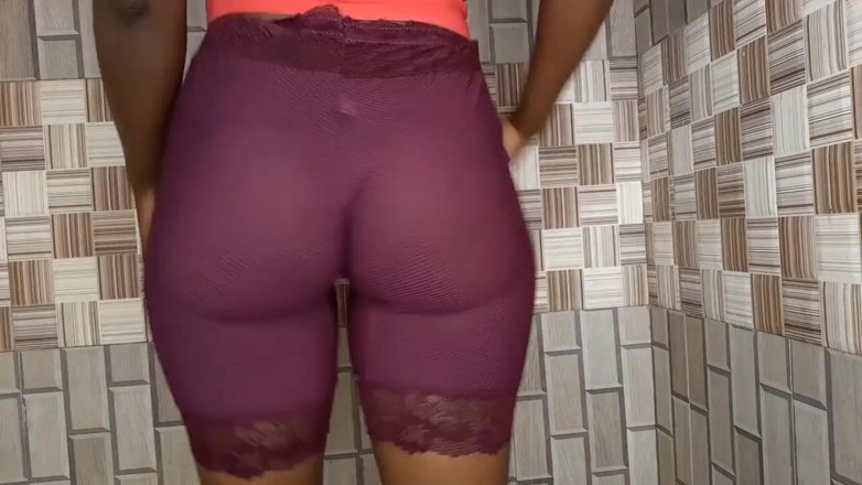 Elenabon: Gadis remaja kulit hitam dientot di kamar mandi