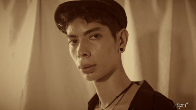 Magic C: क्या आपको बड़े कट के साथ विंटेज पतली जुड़वां पसंद हैं?