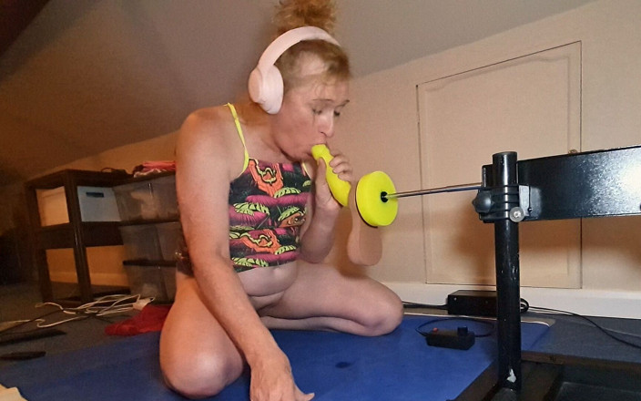 Spike Essex: Big Anal Dildo Masturbation and Pussy Slapping Fun with Lisa...