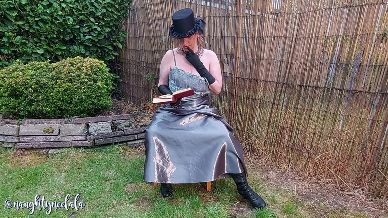 Porno angels: Victorian Fiddle starring Naughty Neelala