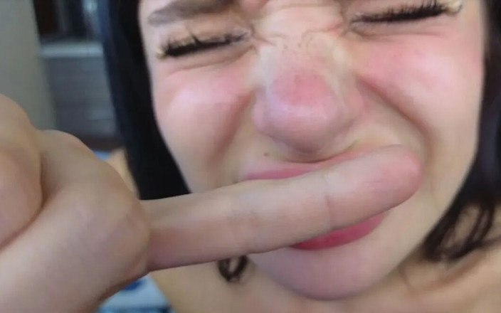 MargoAlisa: 아빠를 위한 냄새나고 더러운 손가락의 변태 ATM 2부