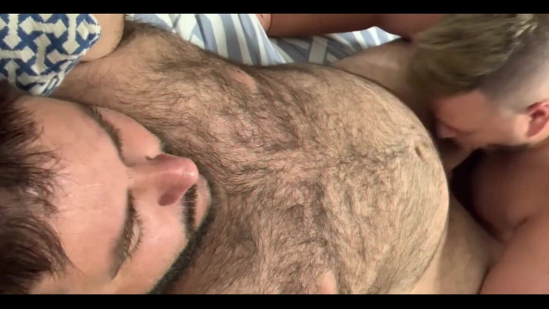 Ksanchez1203: Comerle La Verga a Y Tomarme Su Leche Caliente jí...