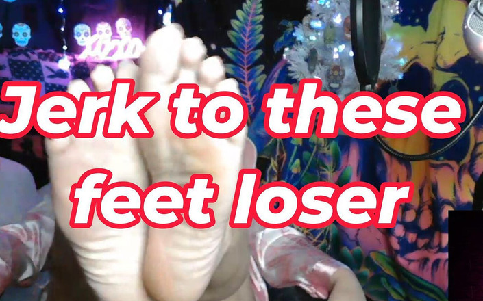 RedIvy420: Ruk aan mijn voeten loser