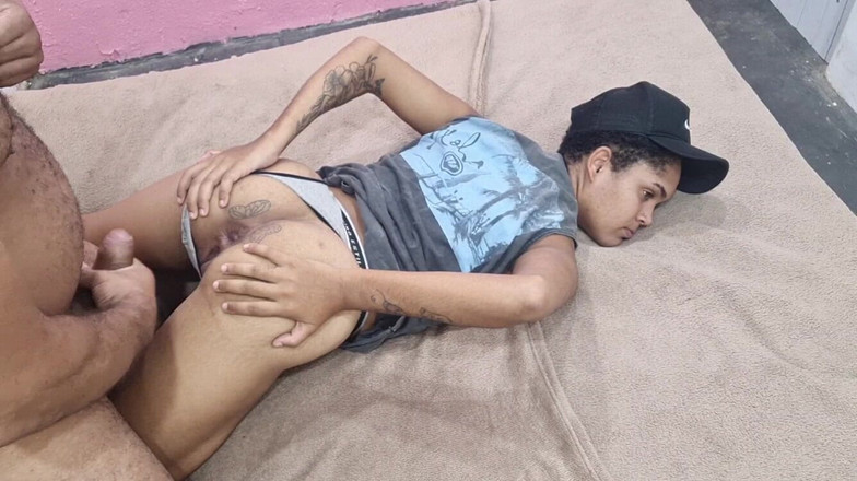 LeoOgro: Leo orco scopa e sborra nel culo del suo amico...