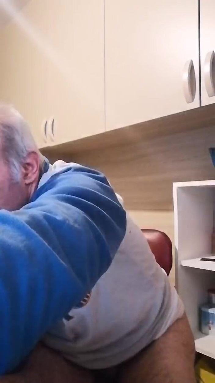 Setesesso7: Estás aburrido, ten una paja en compañía