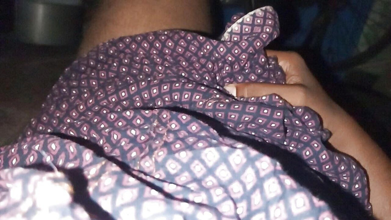 Sweet Indian cock: Un beau-frère et sa belle-sœur se font lécher la chatte...