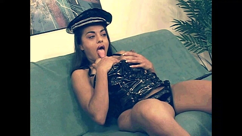 Vintage megastore: Дві дивовижні лесбіянки насолоджуються ділдо та гігантськими вібраторами