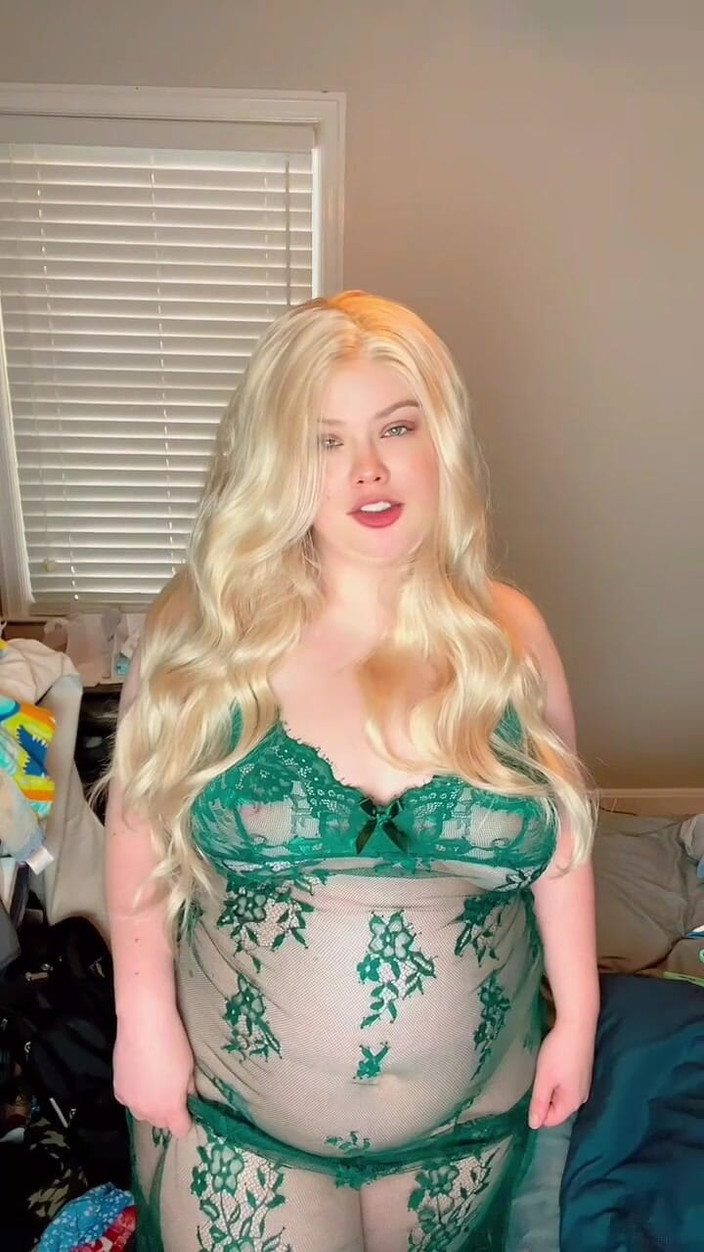 Dirtysecret: Domme macocha tryska na ciebie