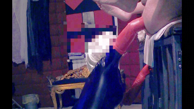 Ickakris: 나는 그의 엉덩이를 점점 벌렸다