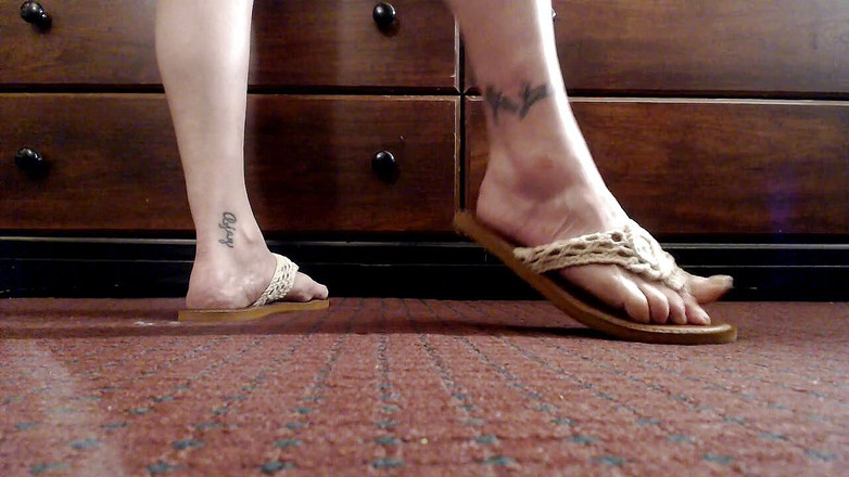 Abby Anna: Stojící kožené flipflops hry