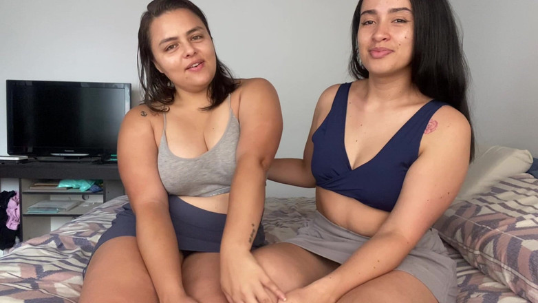 zoemelissa: Sekali lagi pengasuh kegemaran anda berseronok dengan mainan baru