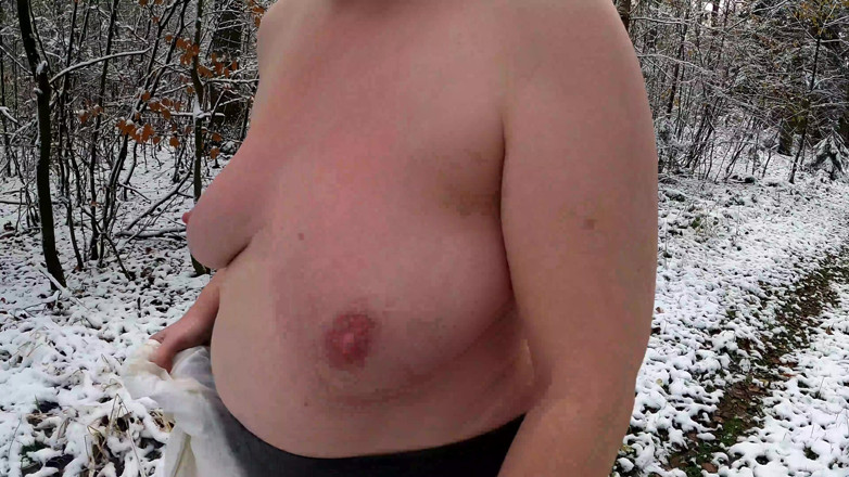 Bouncy Tits Action: Naked Through the Woods and Beating Breasts Warm