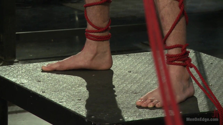 Men on Edge: Bartender straight sobek