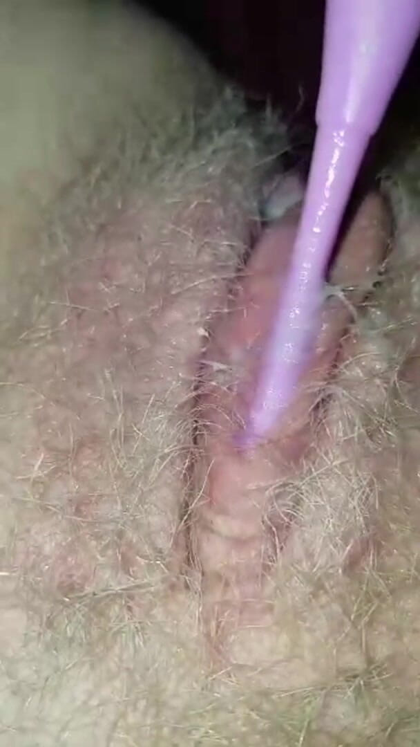 KittieNoOne: Bawi się moją owłosioną cipką