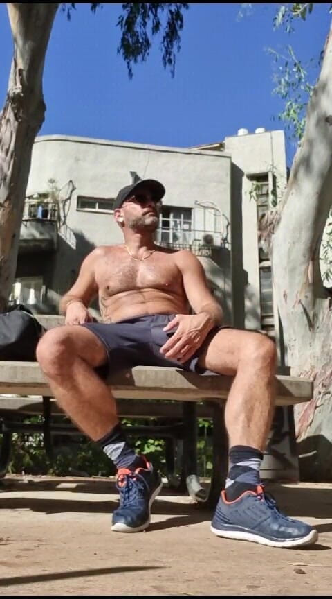 Zack f: Facet uderzył swojego penisa w publiczny park Słoneczny Dzień