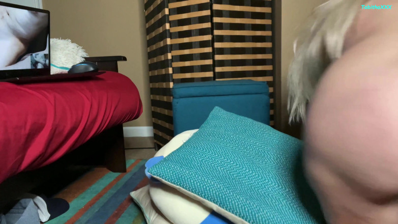 TabithaXXX: Strip tease - I orgasm for cum tribute from fan