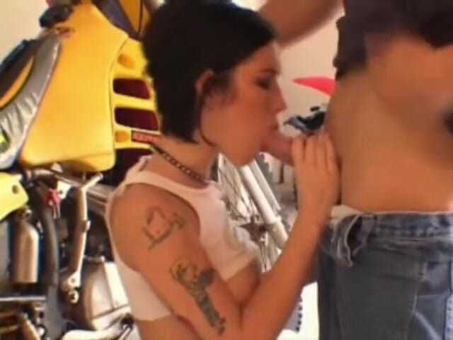 Chica Suicida DVD: Cute Teen Allie Sex in Motorcycle