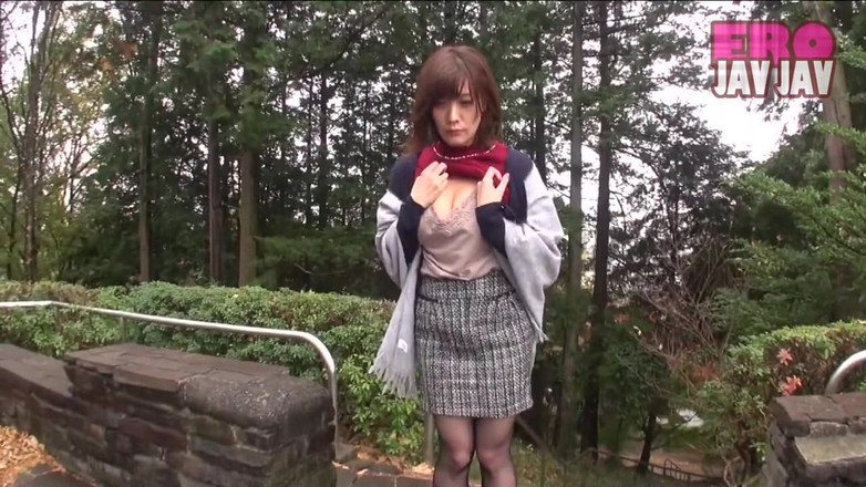 Eros-JavJav: Boş evli kadınlar. Chikako yasak öğleden sonraların sessiz heyecanı için uyanıyor....