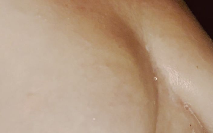 Curvy blond sweet Maja: Washing my big boobs