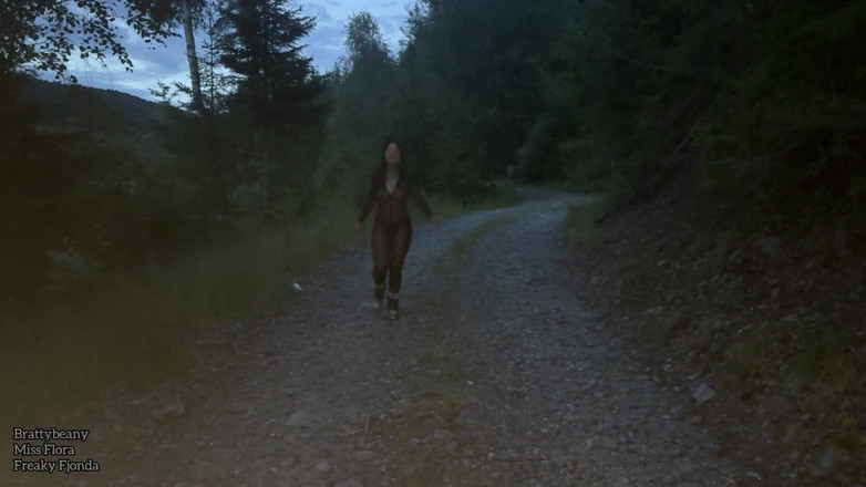 Miss Flora: Triple Forest Piss - Peeing with Freaky Fjonda and Bratty Beany