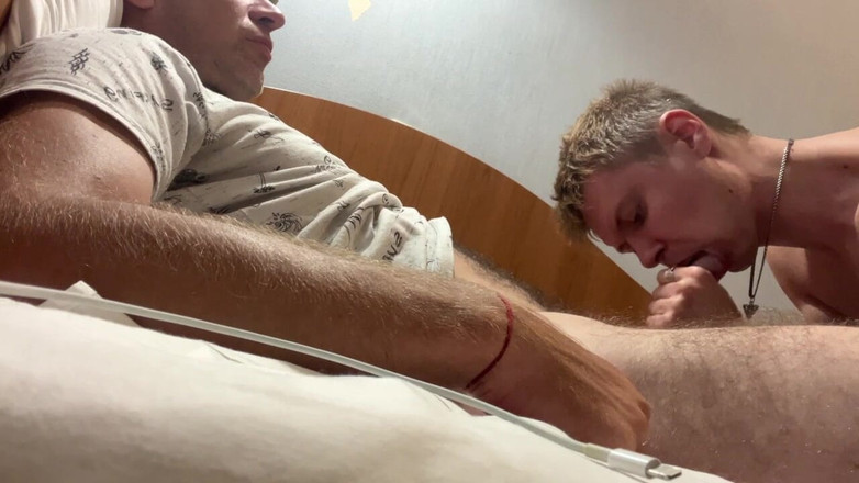 MaxHotty: सौतेले पापा के साथ एक दूसरे को चूसो और होटल में मुंह में वीर्य