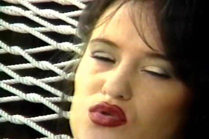 Vintage Babes: She Likes to Deepthroat Before Assfuck