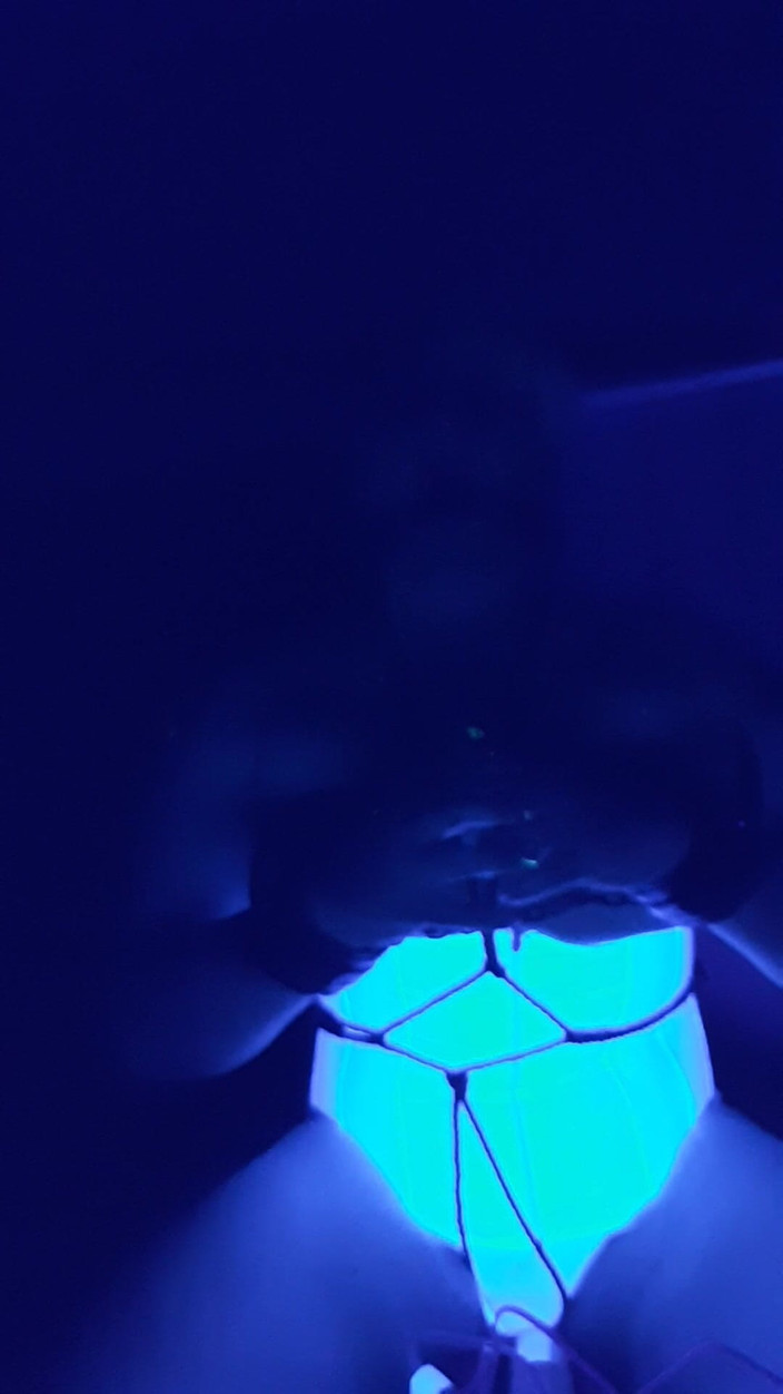 Roxxie rae page: Black Light आत्म बंधन