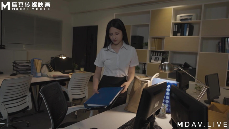 ModelMedia Asia: Md-0297 a Black Silk Office Lady Who Pleases Her Boss