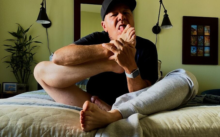 Barefoot Blake: 我的脚味道和气味操逼的美味