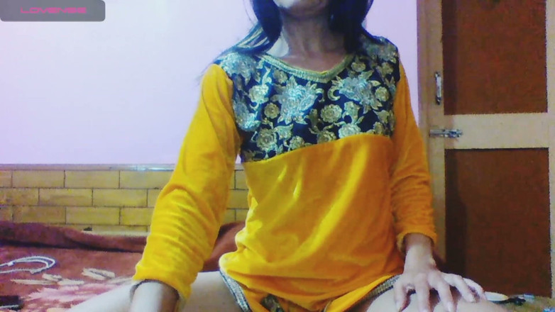 Bolly Karma: MILF luar biasa sukakan seks
