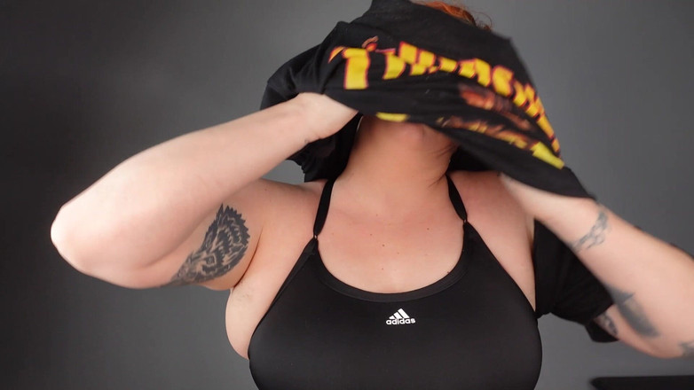 Deanna deadly: Зведена сестра змушує вас понюхати її волохаті та смердючі пахви після тренування