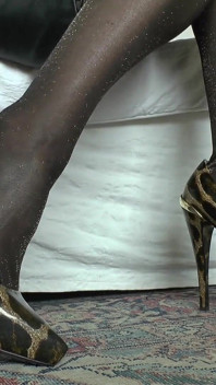 Goddess of High Heels Shows off Her Designer Patent High Heels Lady Victoria Valente