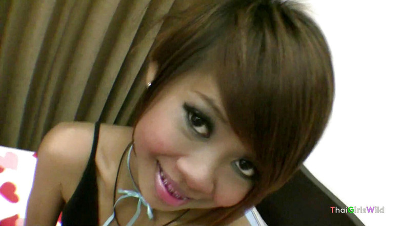 Thai Girls Wild: 愛らしいタイのティーンエイジャーがcreampied
