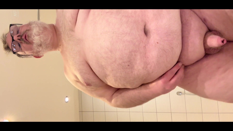 KitCameronXXX: Alone in the Bathroom