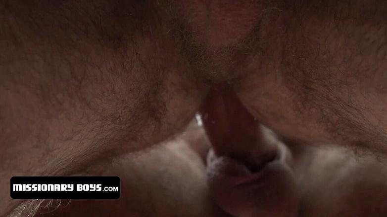 Missionary Boys: Російський місіонерський хлопець отримує глибокий трах в дупу від свого місіонерського лідера