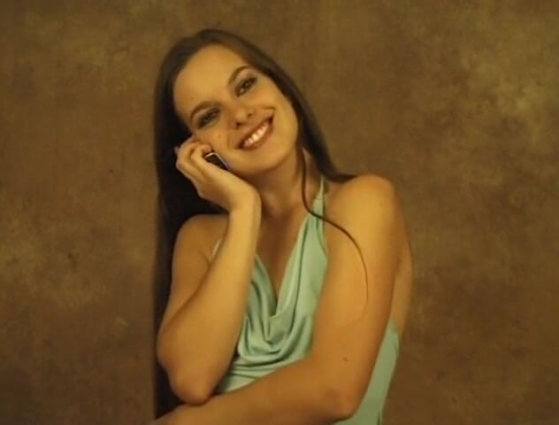 Flash Model Amateurs: Mooie tiener stript op cam