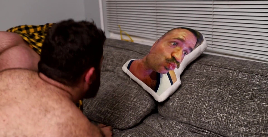 Huzzbearz: 퇴근 후 집으로 돌아오는 내 남자