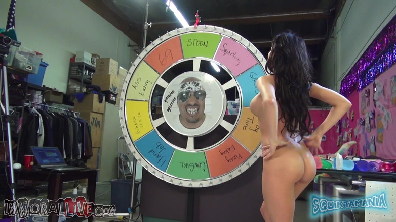 Immoral Live: Алеска Ніколь приєдналася до Сквіртаманії, щоб похизуватися своїми сексуальними талантами