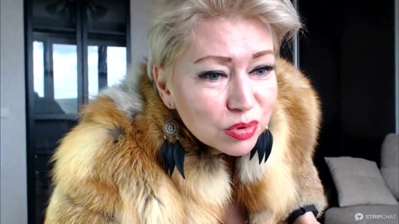 AimeeParadise: Venus in furs, or hot MILF whore AimeeParadise in a...