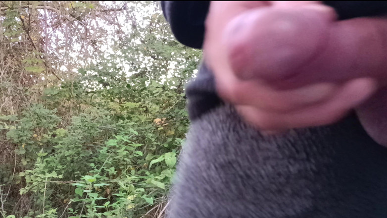 Rockardglans: Pancutan mani yang memancut mani merintih di dalam hutan memakai...