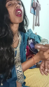 Main Apne Kamsin Byaphrend Ko Uske Sath Itni Jordar Chudaee Karne Ke Lie Bulati Hoon