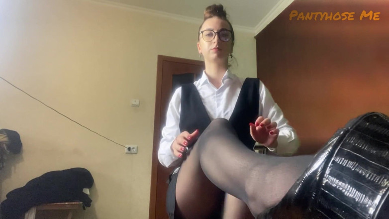 Pantyhose me porn videos: College teacher teasing her legs and feet in black pantyhose