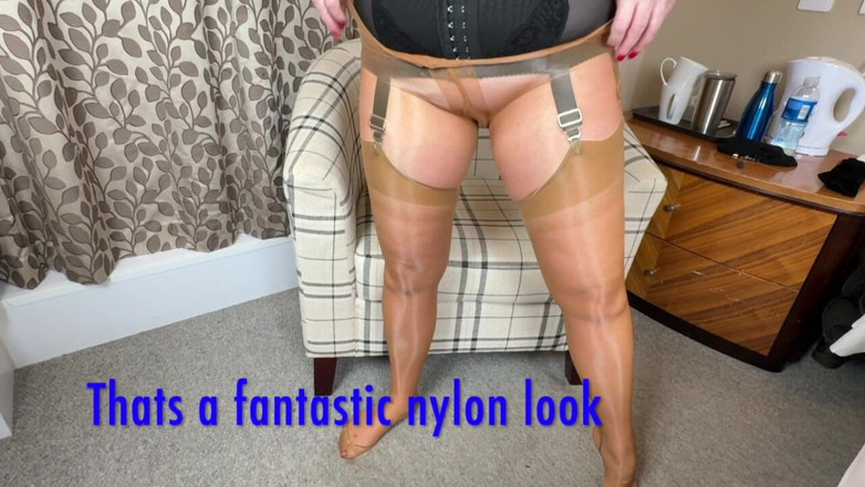 Aunty Sandra vintage girdle queen: Vgq19 тетя Sandra фантастически выглядят