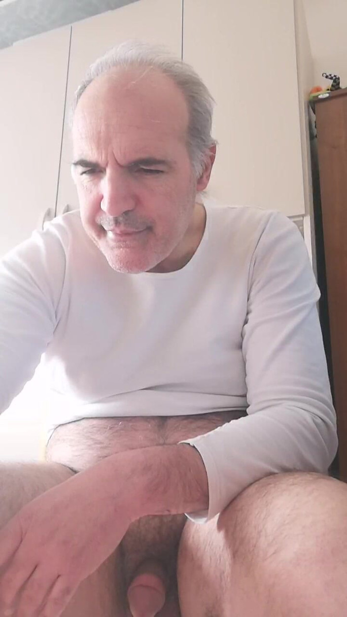 Setesesso7: Luca, adakah anda mempunyai zakar besar yang bagus?