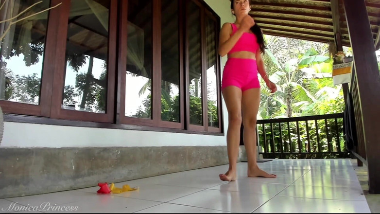 Princess Monica: Balení Zavazadel, Převlékání, Prsa a hra s kundičkou, Expr