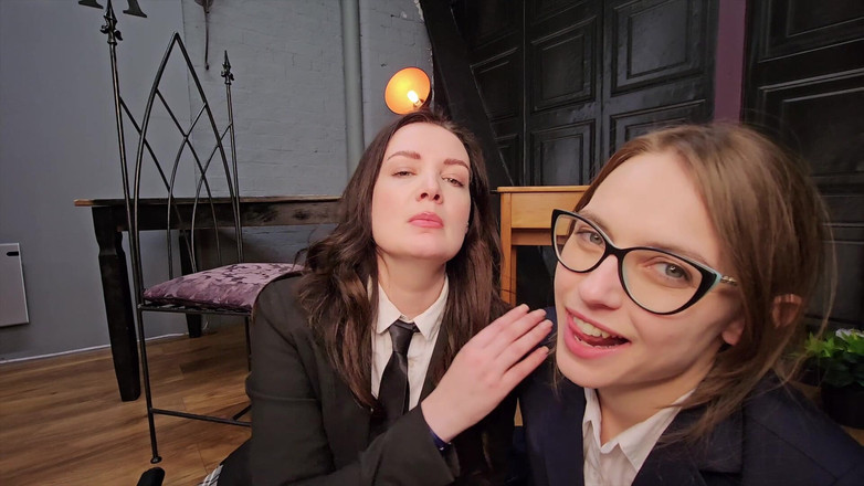 Faye Taylor: Chloe i Faye College loszka Trójka z dyrektorem