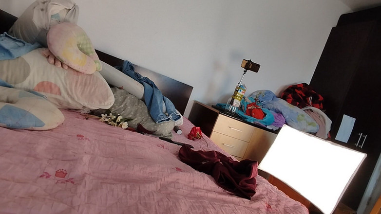 Amateur_MS: Esposa sexy e experimenta roupas que corta