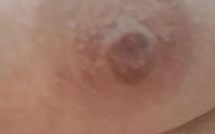 Mommy big hairy pussy: Styvmamma urinerar och blir gruppknull
